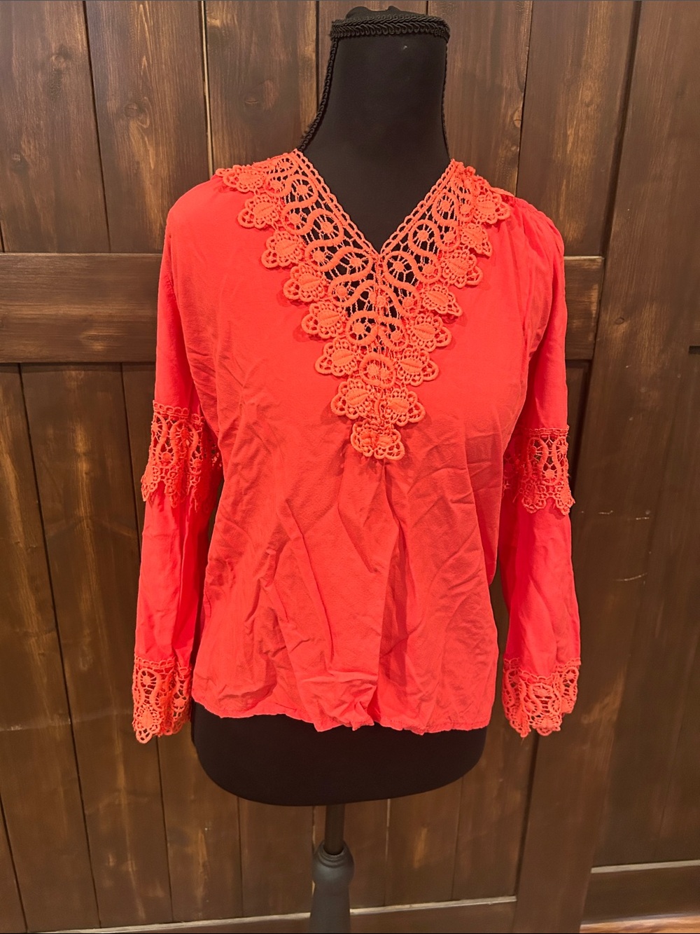 Women's Coral Crochet V-Neck Long Sleeve Top